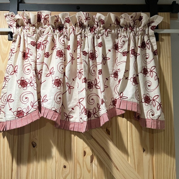 Vintage Waverly Valances - Picture 1 of 4